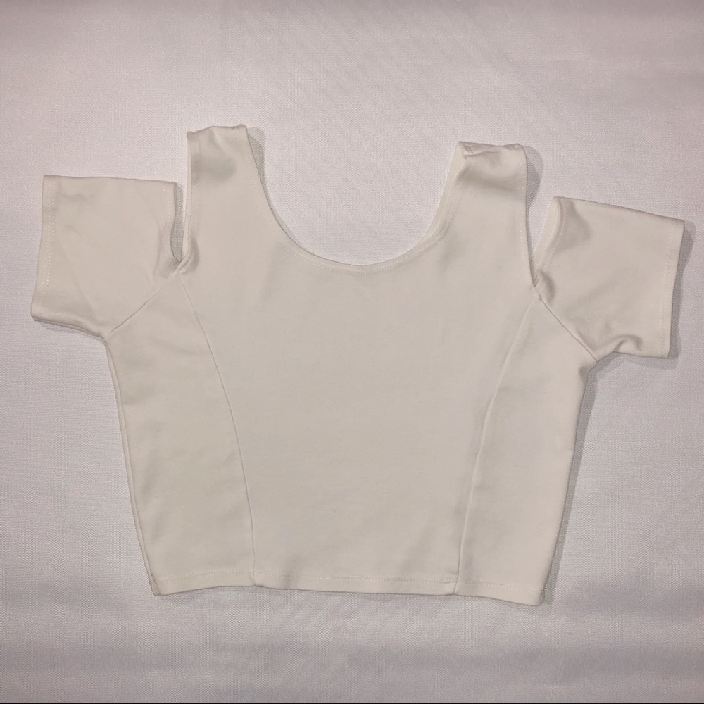 Crop Top with Sleeve Cutout